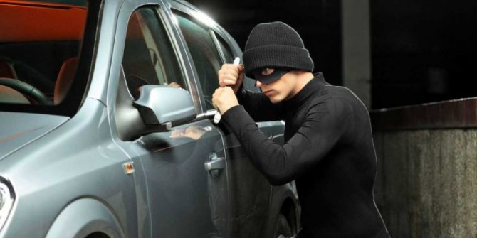 ﻿5 советов чтобы защитить вещи в салоне машины от кражи