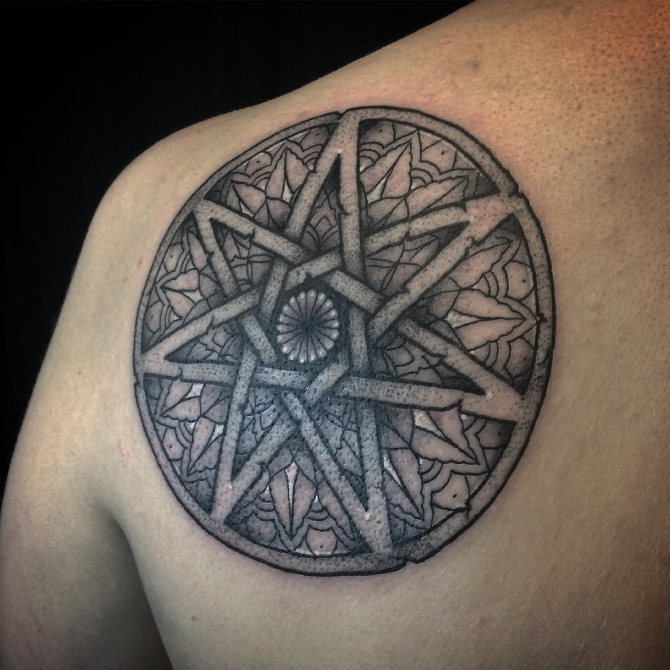 Seven-pointed star on the back